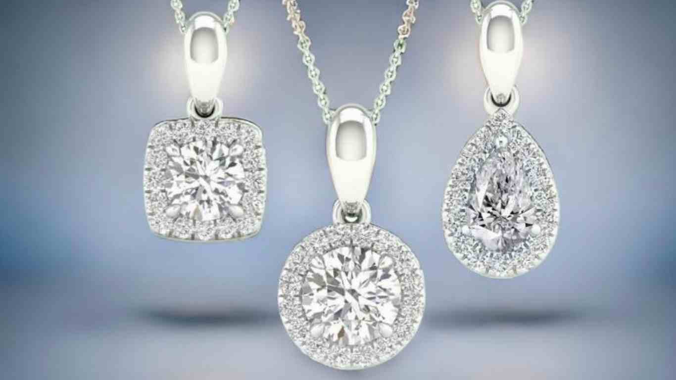 Marketing vs Luxury Marketing Key Differences