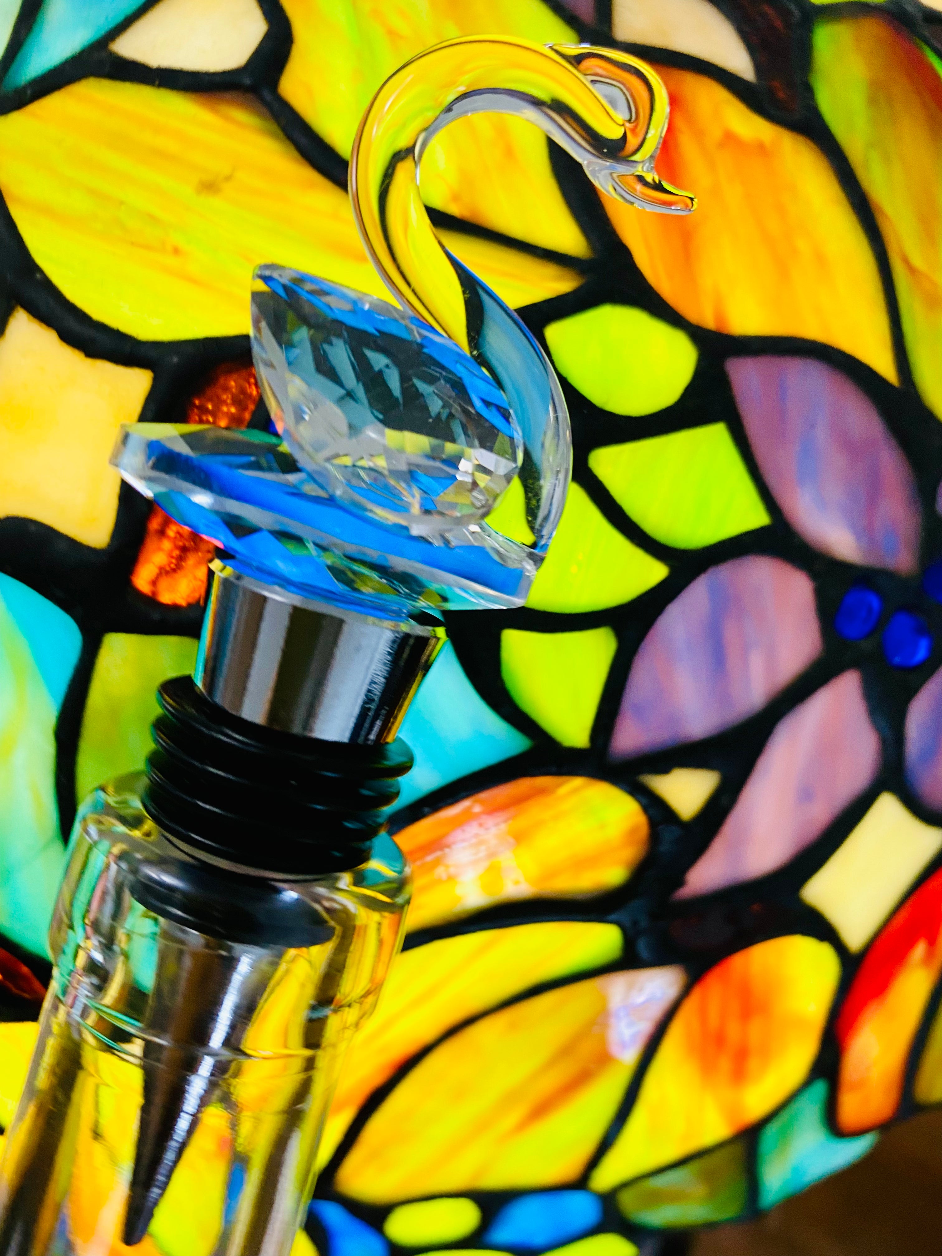 SWAN Wine Crystal Bottle Stopper - MIKING LLC